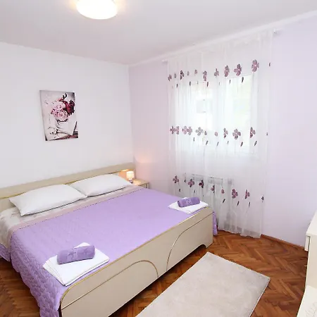 Malerisches Mit Grossem Balkon, Grillbereich Und Nur 15 Minuten Zum Apartment Rovinj