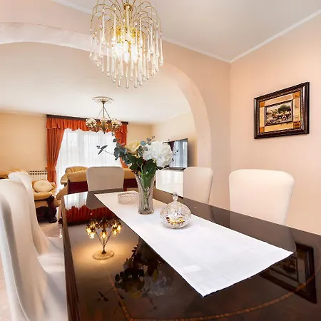 Apartment Malerisches Mit Grossem Balkon, Grillbereich Und Nur 15 Minuten Zum Rovinj