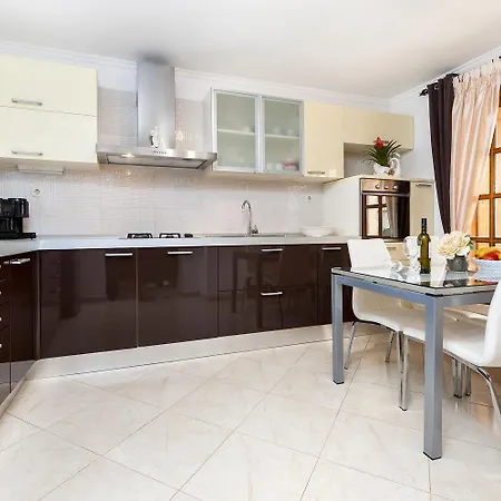 Malerisches Mit Grossem Balkon, Grillbereich Und Nur 15 Minuten Zum Apartment *