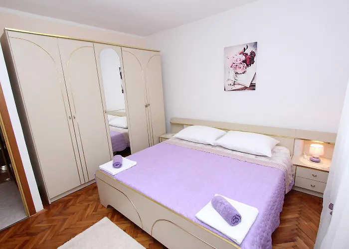 Malerisches Mit Grossem Balkon, Grillbereich Und Nur 15 Minuten Zum * Rovinj
