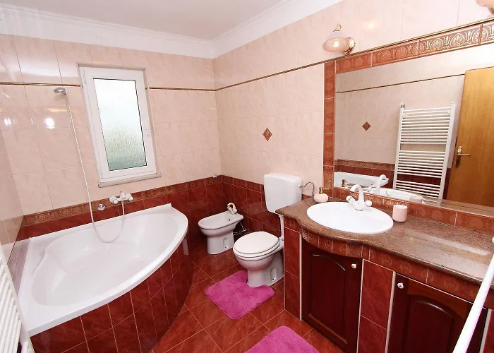 Apartamento Malerisches Mit Grossem Balkon, Grillbereich Und Nur 15 Minuten Zum
