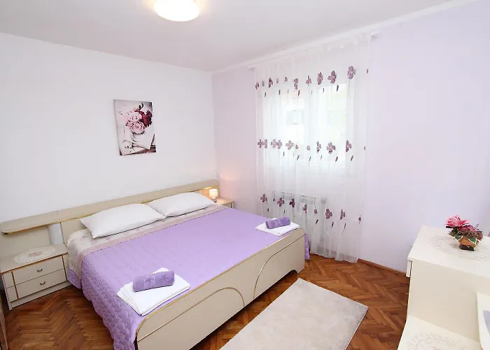 Malerisches Mit Grossem Balkon, Grillbereich Und Nur 15 Minuten Zum Apartamento Rovinj