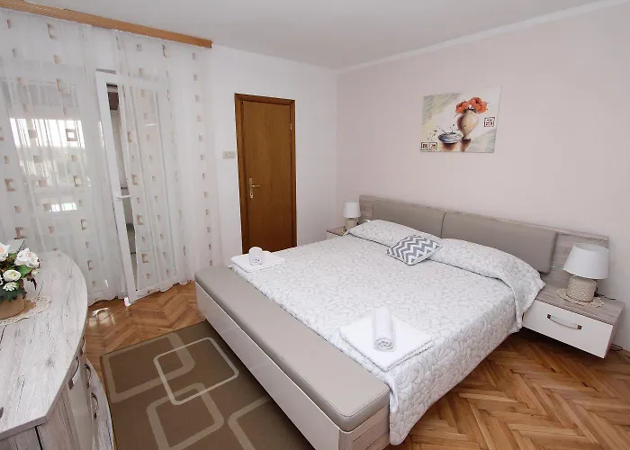Apartamento Malerisches Mit Grossem Balkon, Grillbereich Und Nur 15 Minuten Zum