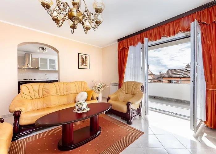 Apartamento Malerisches Mit Grossem Balkon, Grillbereich Und Nur 15 Minuten Zum